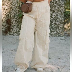 NWT aerie high waisted go for it baggy cargo pants in toasted coconut size xl!